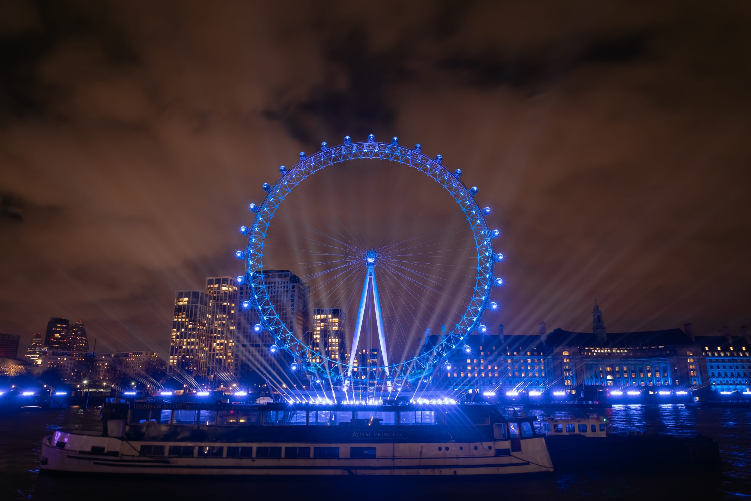 The London Eye lit up at night