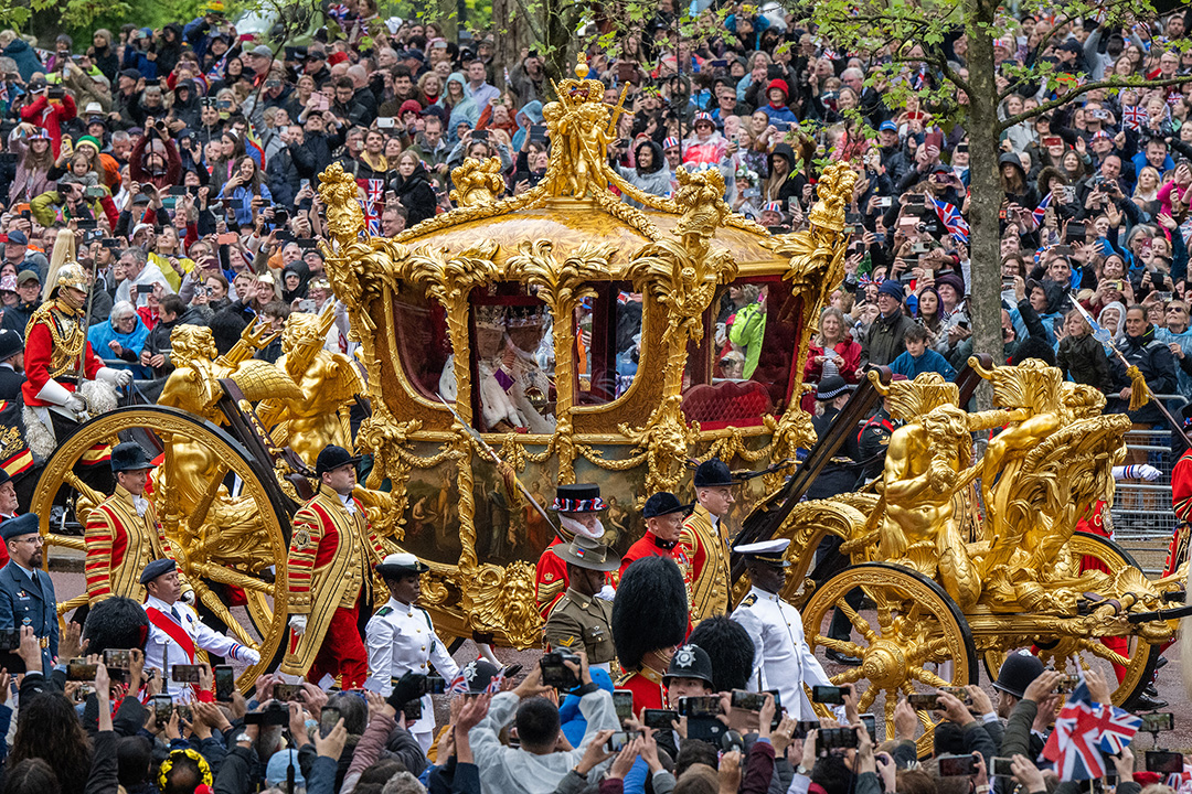 Kings Coronation golden carriage and crowds